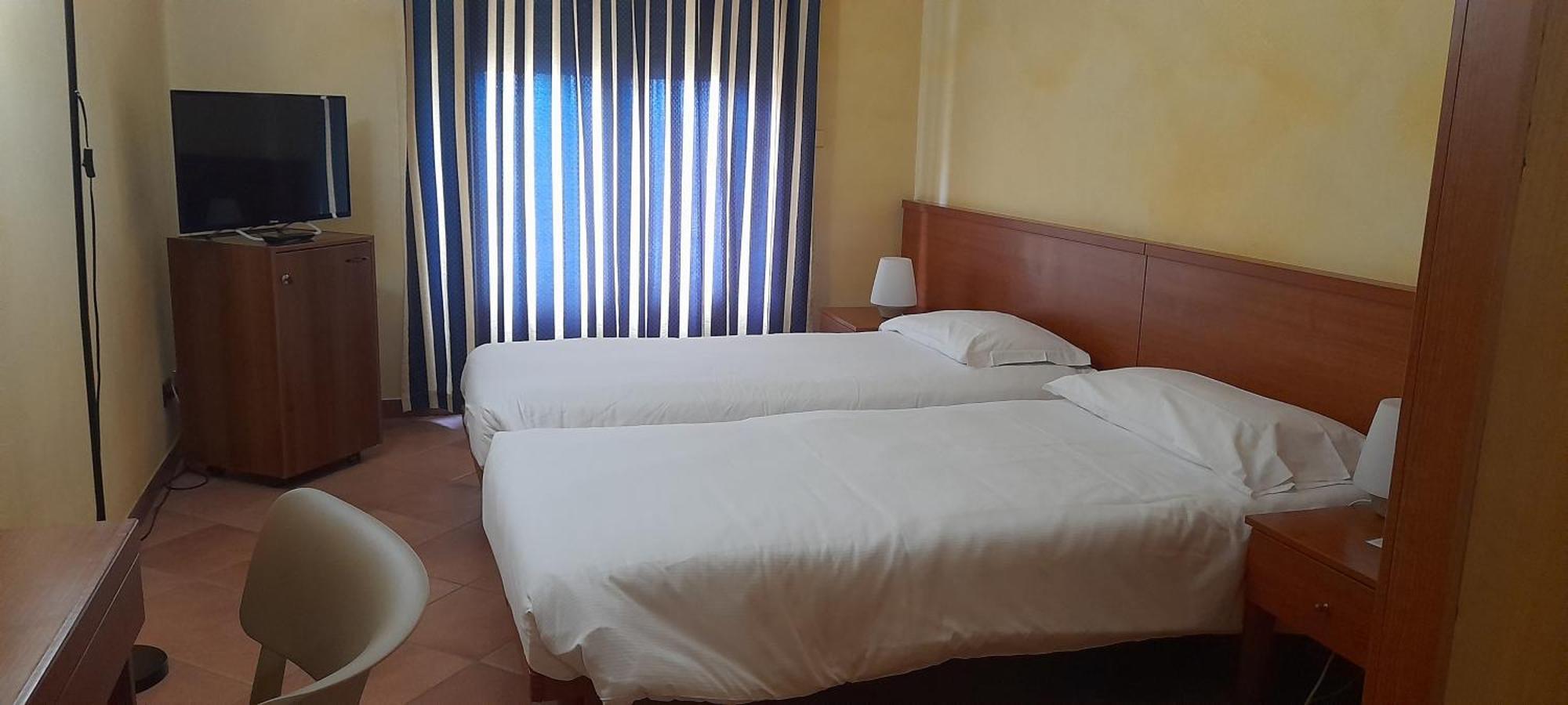 Hotel Ceretto Busca ภายนอก รูปภาพ