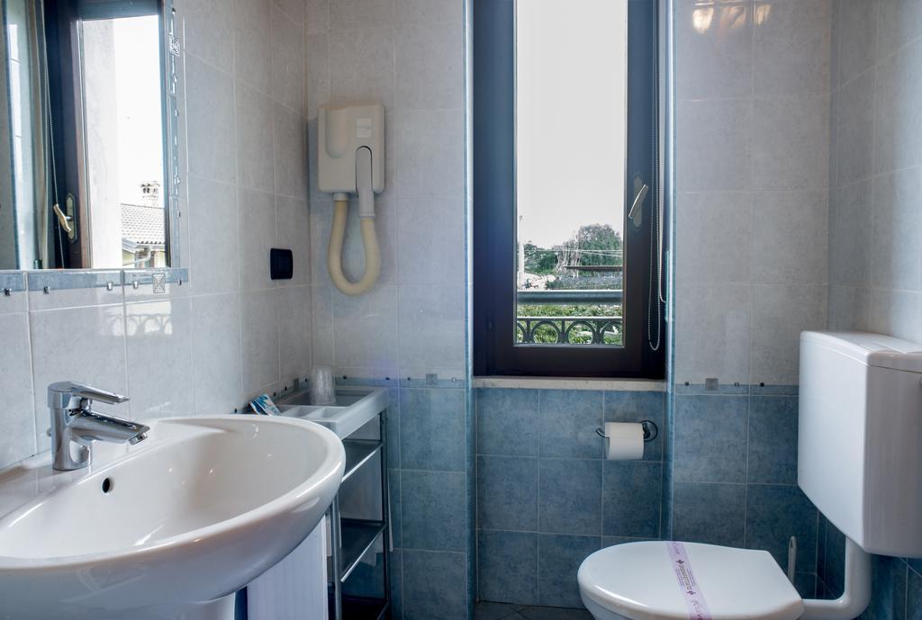 Hotel Ceretto Busca ภายนอก รูปภาพ